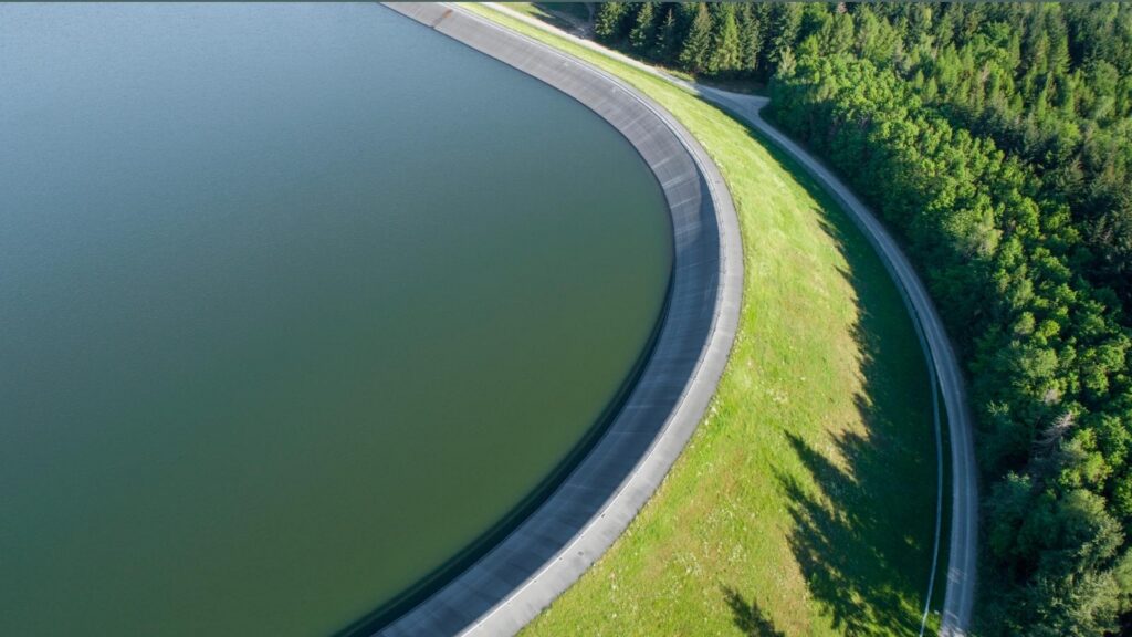 ai data centers and water anthesis