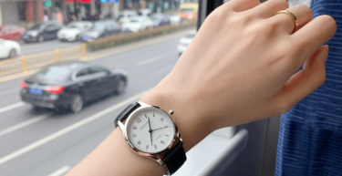 Se adelante un año la obligación de tener un plan de movilidad sostenible para las empresas. La Ley 9/2025 de Movilidad Sostenible exige a las empresas con centros de trabajo con más de 200 trabajadores, o 100 por turno, que dispongan de planes de movilidad sostenible al trabajo. El plazo máximo para la elaboración del plan era de 24 meses. 